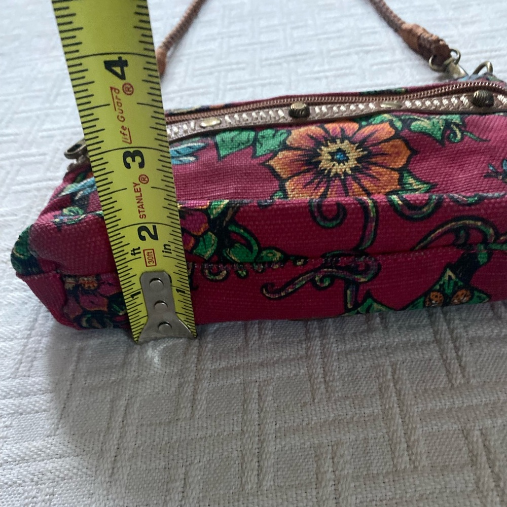 Sakroots red floral canvas purse. - Picture 11 of 12